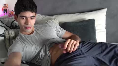 Snapshot of joe_steel1 chatting on June 14, 10:45 pm joe_steel1 online show from June 14, 10:45 pm