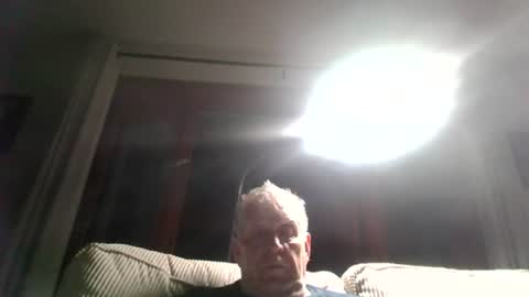 joeislookingyouto online show from June 30, 3:40 am
