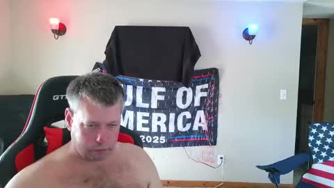 Snapshot of joejoe__ chatting on April 17, 2:20 pm joejoe__ online show from April 17, 2:20 pm