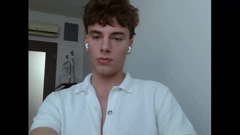 Snapshot of joel_friendly chatting on March 15, 8:42 am JOEL online show from March 15, 8:42 am