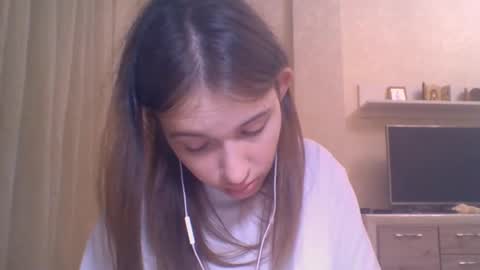 Jennifer online show from October 9, 5:22 pm