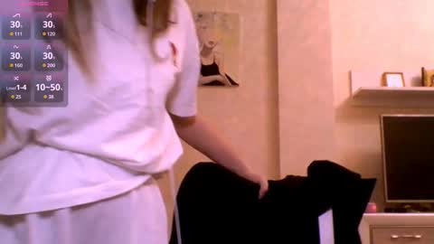 Jennifer online show from March 17, 8:12 pm