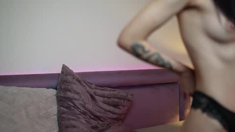 Snapshot of joelleapril chatting on November 12, 9:47 pm Joelle online show from November 12, 9:47 pm