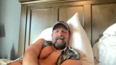 Snapshot of joestros chatting on March 5, 9:22 pm joestros online show from March 5, 9:22 pm