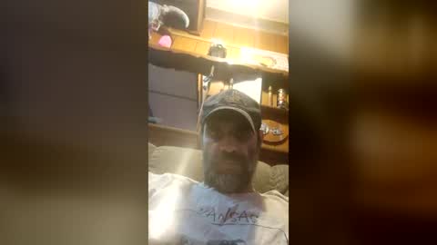joeykeeton87 online show from July 19, 1:04 pm