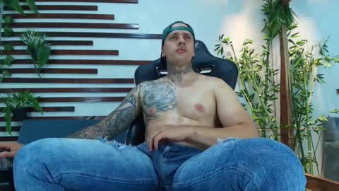     online show from October 3, 3:25 am