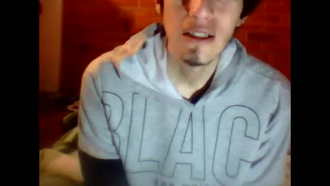 Snapshot of johan70nsexy chatting on October 25, 2:08 am johan70nsexy online show from October 25, 2:08 am