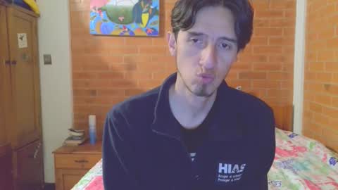 Snapshot of johan70nsexy chatting on December 1, 12:32 pm johan70nsexy online show from December 1, 12:32 pm