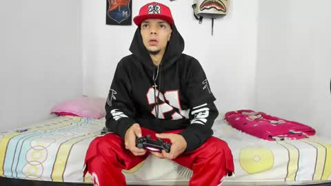 johan_and_antonella online show from December 14, 7:40 am