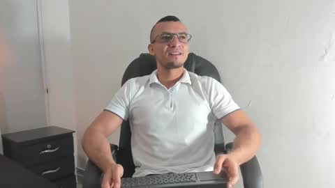 johan online show from November 29, 10:51 am