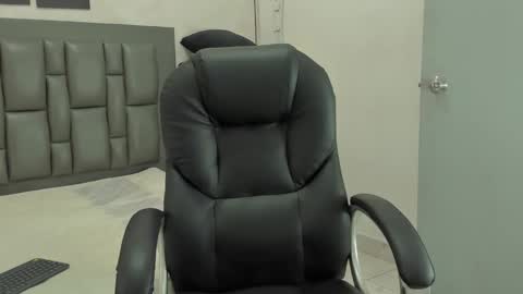 johan online show from December 4, 11:08 am