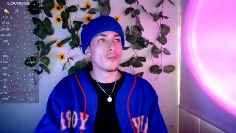 johan_parker222 online show from September 23, 7:39 pm