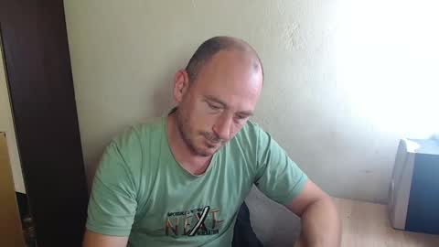 Snapshot of johanbarker chatting on October 27, 12:42 pm Johan online show from October 27, 12:42 pm