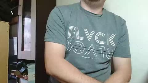 Snapshot of johanbarker chatting on December 5, 10:57 am Johan online show from December 5, 10:57 am