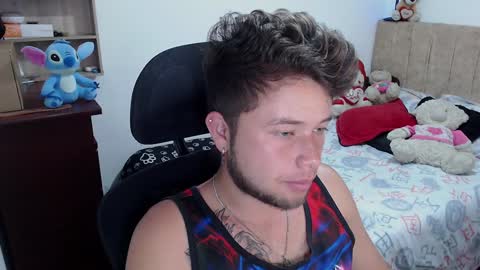 Snapshot of johanleonsweetboy chatting on December 15, 6:18 am JOHAN independient model online show from December 15, 6:18 am