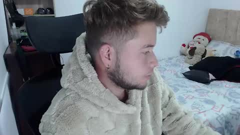 Snapshot of johanleonsweetboy chatting on December 30, 1:36 pm JOHAN independient model online show from December 30, 1:36 pm