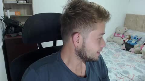 Snapshot of johanleonsweetboy chatting on December 31, 6:37 am JOHAN independient model online show from December 31, 6:37 am