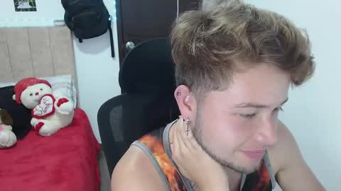 Snapshot of johanleonsweetboy chatting on January 24, 7:39 pm JOHAN independient model online show from January 24, 7:39 pm