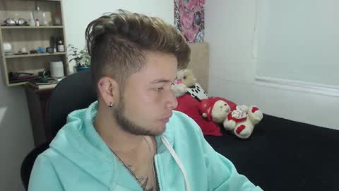 Snapshot of johanleonsweetboy chatting on March 8, 1:03 pm JOHAN independient model online show from March 8, 1:03 pm