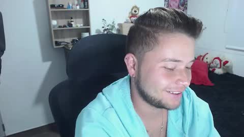 Snapshot of johanleonsweetboy chatting on March 12, 12:20 am JOHAN independient model online show from March 12, 12:20 am