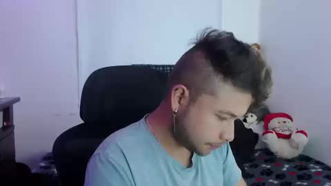 Snapshot of johanleonsweetboy chatting on September 15, 3:01 pm JOHAN independient model online show from September 15, 3:01 pm