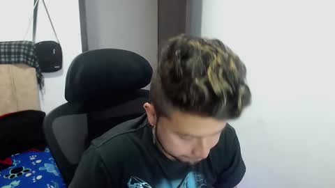 Snapshot of johanleonsweetboy chatting on September 26, 2:32 pm JOHAN independient model online show from September 26, 2:32 pm