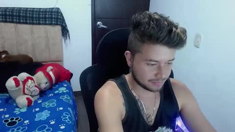 Snapshot of johanleonsweetboy chatting on September 27, 2:33 pm JOHAN independient model online show from September 27, 2:33 pm