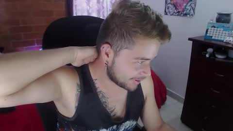 Snapshot of johanleonsweetboy chatting on October 28, 1:14 pm JOHAN independient model online show from October 28, 1:14 pm