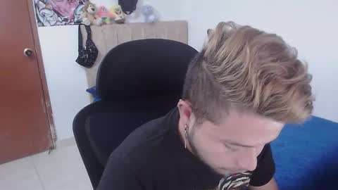 Snapshot of johanleonsweetboy chatting on November 21, 1:54 pm JOHAN independient model online show from November 21, 1:54 pm