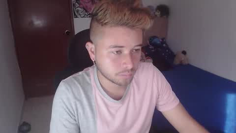 Snapshot of johanleonsweetboy chatting on November 26, 12:50 pm JOHAN independient model online show from November 26, 12:50 pm