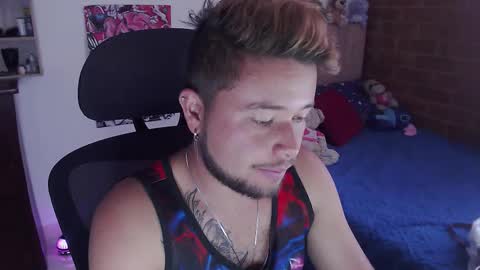 Snapshot of johanleonsweetboy chatting on December 17, 5:08 pm JOHAN independient model online show from December 17, 5:08 pm