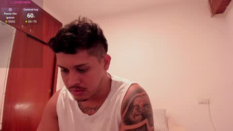 Snapshot of johansmith__ chatting on May 15, 4:36 pm Johan Smith online show from May 15, 4:36 pm