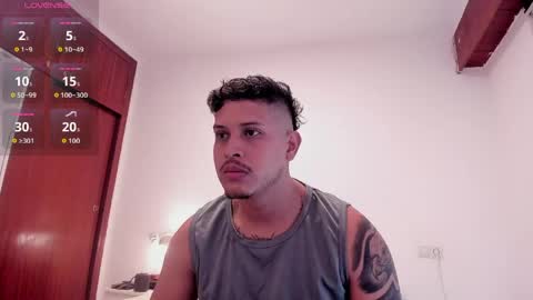Snapshot of johansmith__ chatting on May 18, 11:27 am Johan Smith online show from May 18, 11:27 am