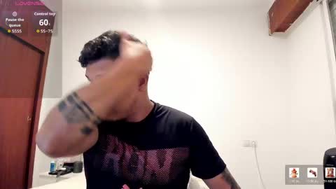 Snapshot of johansmith__ chatting on June 1, 7:37 pm Johan Smith online show from June 1, 7:37 pm