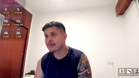 Snapshot of johansmith__ chatting on June 5, 7:41 pm Johan Smith online show from June 5, 7:41 pm