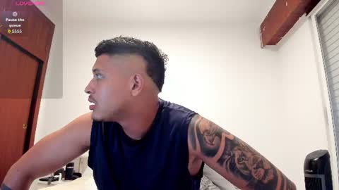Snapshot of johansmith__ chatting on June 9, 6:52 pm Johan Smith online show from June 9, 6:52 pm