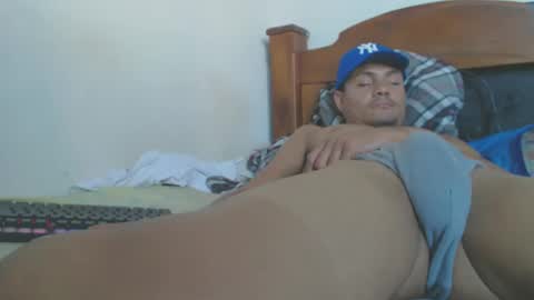 johantorres19 online show from January 19, 9:23 pm