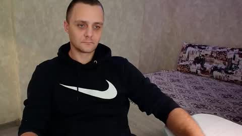 Snapshot of john_3019 chatting on November 12, 3:12 pm John online show from November 12, 3:12 pm