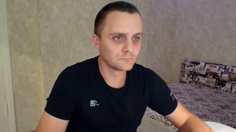 Snapshot of john_3019 chatting on November 17, 7:19 pm John online show from November 17, 7:19 pm