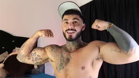 Snapshot of john_and_louis chatting on October 10, 11:09 am John online show from October 10, 11:09 am