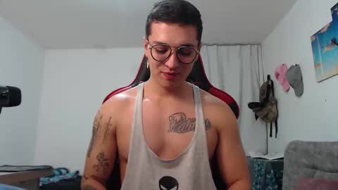 Snapshot of john_s117 chatting on May 21, 11:12 pm JOHN online show from May 21, 11:12 pm