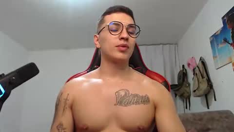 Snapshot of john_s117 chatting on June 6, 7:29 pm JOHN online show from June 6, 7:29 pm