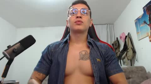 Snapshot of john_s117 chatting on July 2, 4:46 pm JOHN online show from July 2, 4:46 pm