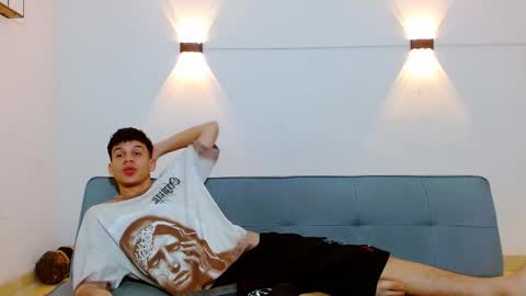 john_ssnow29 online show from January 8, 11:34 am