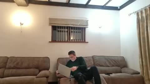 Snapshot of johnathan_stuart33 chatting on March 8, 2:04 am johnathan_stuart33 online show from March 8, 2:04 am