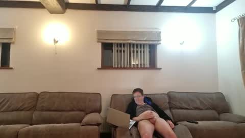 Snapshot of johnathan_stuart33 chatting on June 7, 12:37 am johnathan_stuart33 online show from June 7, 12:37 am