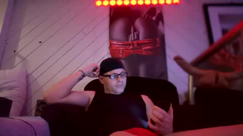 Snapshot of johnbellows chatting on January 13, 6:29 am bisexual King online show from January 13, 6:29 am