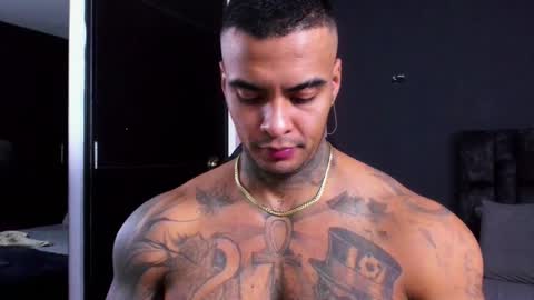 Snapshot of johnbelt_ chatting on February 11, 10:26 pm john belt online show from February 11, 10:26 pm