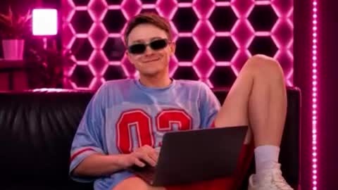 Johnbritishdi online show from July 21, 2:47 am