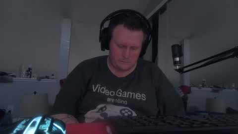 Snapshot of johnfernandez784 chatting on June 30, 9:43 am johnfernandez784 online show from June 30, 9:43 am